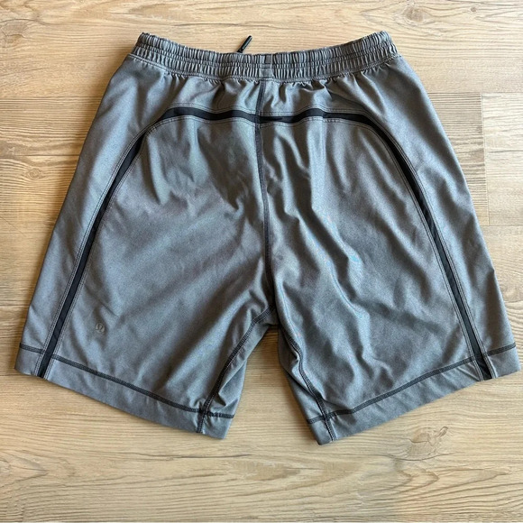 Lululemon Men’s Pace Breaker Short 9" inseam grey size medium lined - Picture 4 of 9